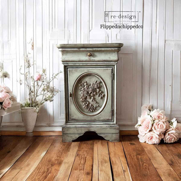 Decor Poly – Velvet Cascade Left