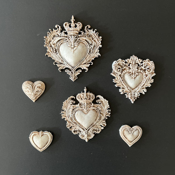 La Blanche Hearts Mould
